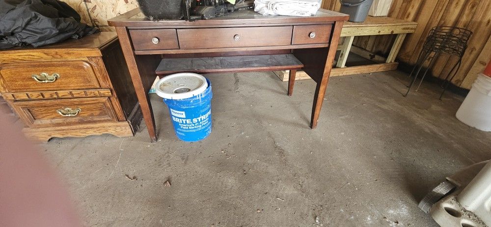 Free Desk