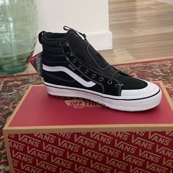 Brand New Sk8 Vans All Track In Size 9.5 In Men