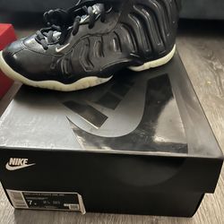 Nike Posite Brand new Big Kids Size 7
