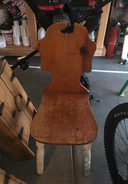 PETITE ANTIQUE CHAIR