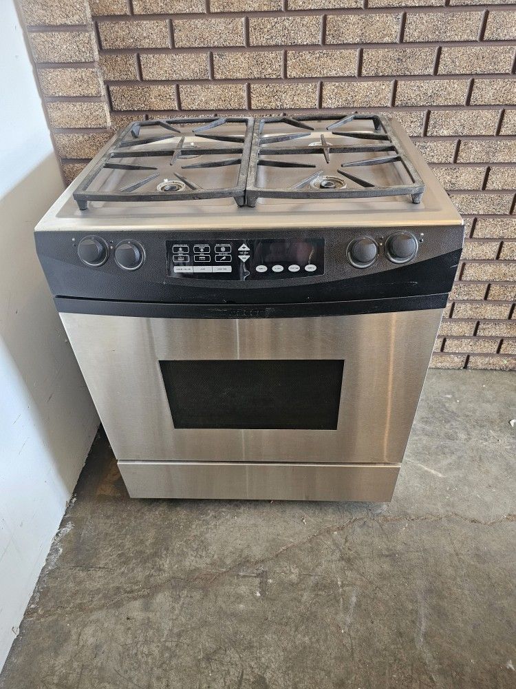 Dacor Gas Powered Stove