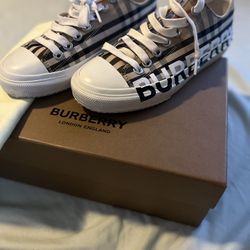Burberry Shoes 