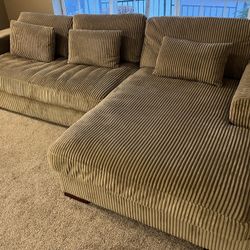 Couch Sectional with Chaise (9.5ft Right Facing)