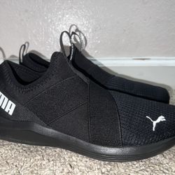 PUMA Women's Prowl Slip on Sneaker