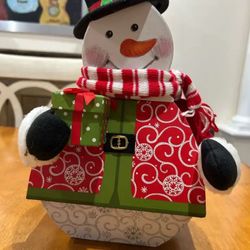 Decoration And Or Gift Box With Three Levels