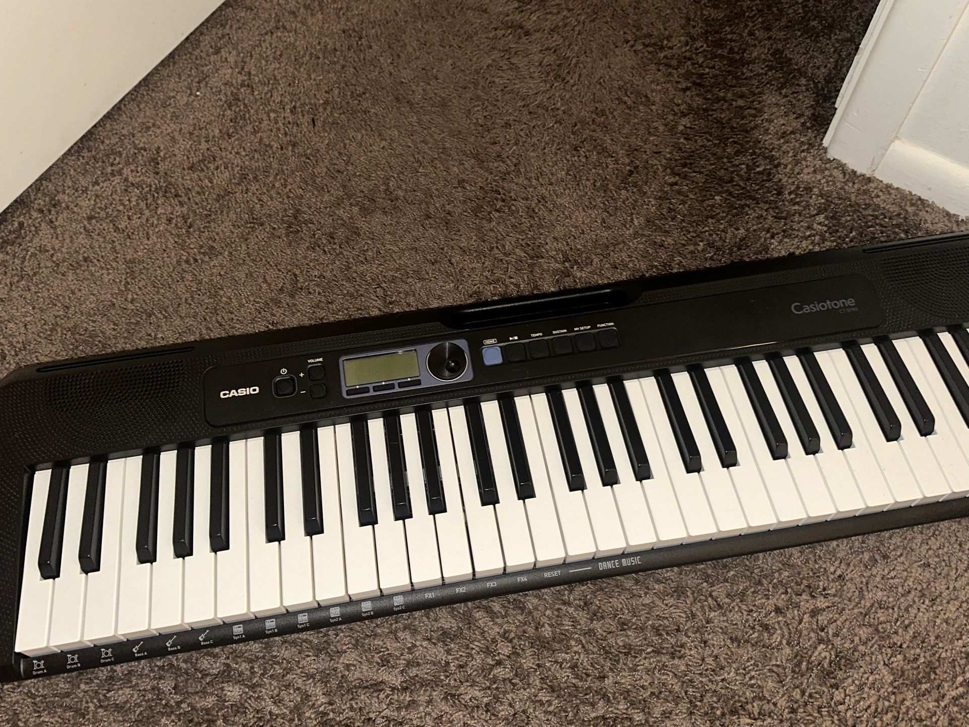 Casio Casiotone, 61-Key Portable Keyboard (CT-S190)