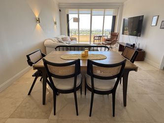 Crate & Barrel Extendable White Oak Dining Table - Like New