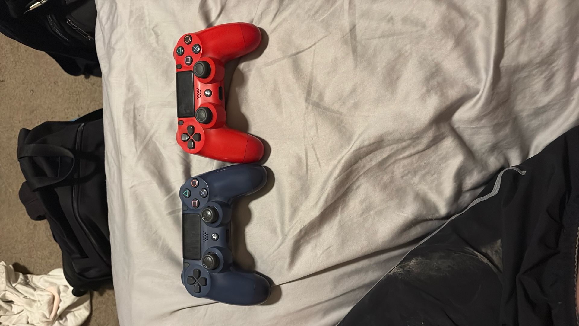 2 PS4 Controllers 