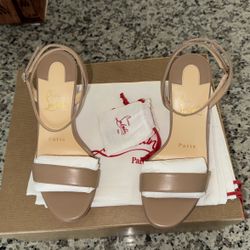 Loubi Queen 100 Napa Red Bottom Size 34