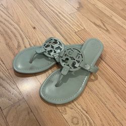 Tory Burch Miller Sandals Green Size 7M Smooth Leather Textured Patent Logo