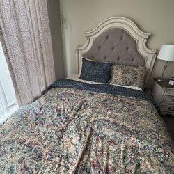 Bedding + 2 Shams + Blanket