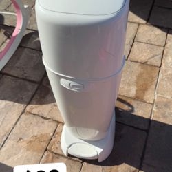 Diaper genie 