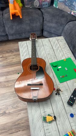 Gremlin small guitar