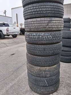 Lots of LT225/75/R16 with 80% 90% of tread or life HABLAMOS ESPAN̈OL 75 each cada una