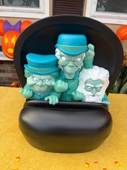 New in Box Disney Haunted Mansion Hitchhiking Ghosts in Doom Buggy Light Up