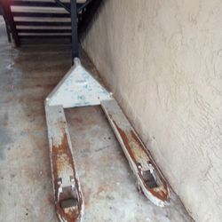 Crown... Pallet jack 