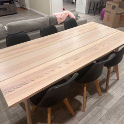 Dining Table & 6 Chairs 