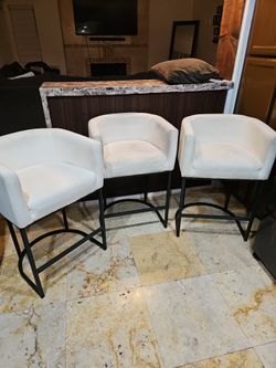 Set of 4 White Bar Stools