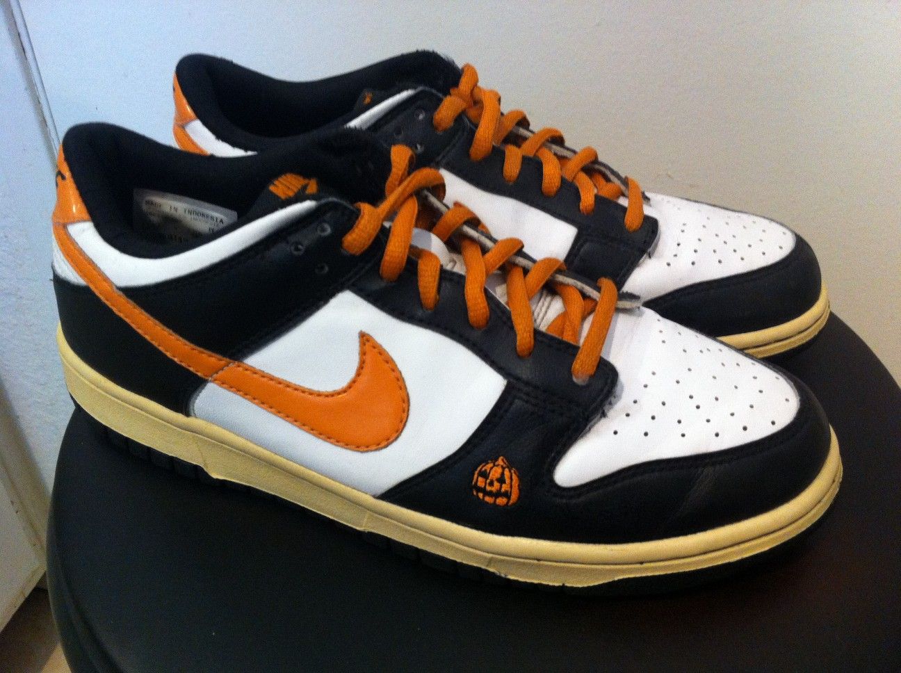 Nike Dunk Low 'Halloween' Ghost (GS) (Rare) Youth Size: 6.5Y Woman Size: 8 (2007)