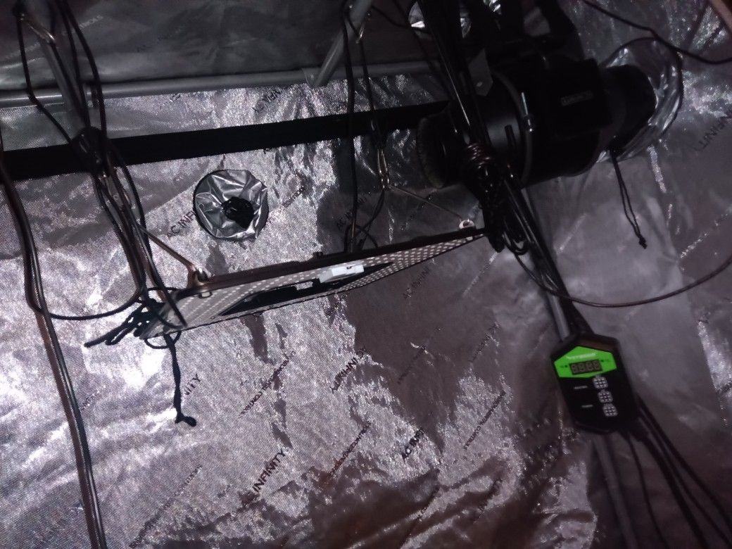 Infinity Growing Tent And Accessories