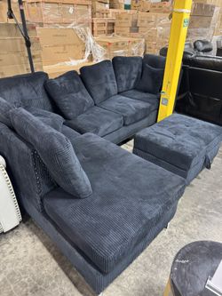 Blue Living Room Sectional With Ottoman (7.20)