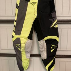 fly motorcycle pants model kinetic pants Size 34 Shirt Size Medium 