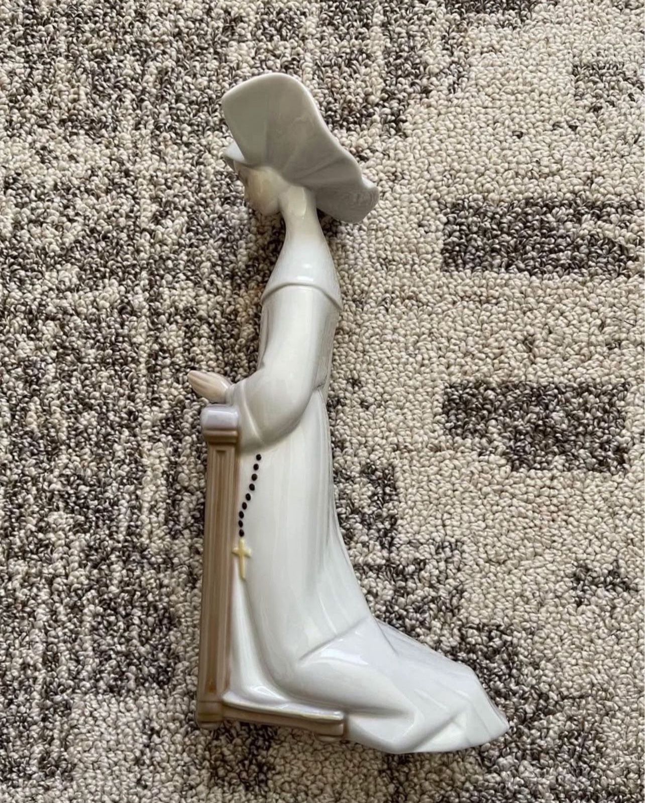 RARE Lladro 5502 MEDITATION (White) in Mint condition