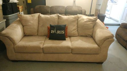 BEAUTIFUL Suede CREAM COUCH set!!