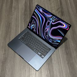 MacBook Air 15” M3 – Midnight, 16GB RAM, 512GB SSD, Like New, 100% Battery Health