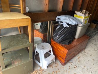 Contents storage unit