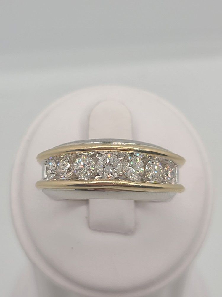 10k Gold 1.56ctw Diamond Wedding Band