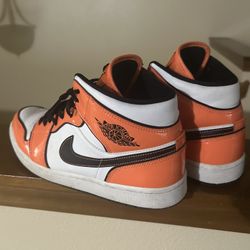 Air Jordan 1 Mid SE Turf