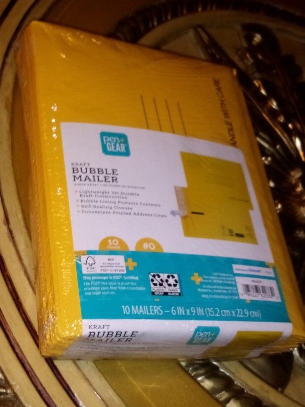 10 Kraft Bubble Mailers 6in. X 9in. New In Pack