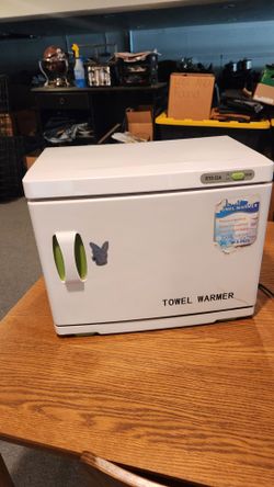 Barber shop and salon towel warmer