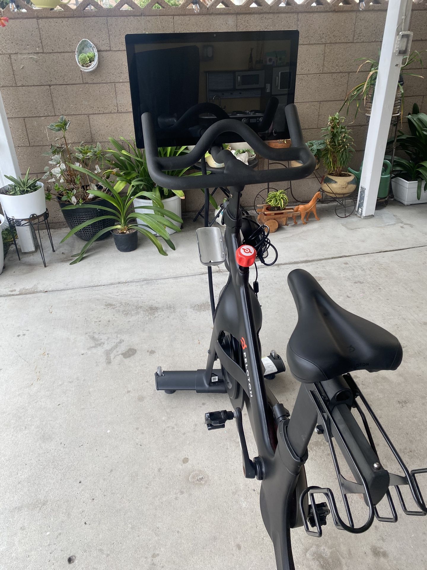 First Generation, Peloton Indoor Exercise Bike
