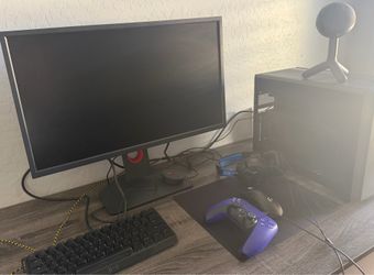 SELLING ENTIRE GAMING SETUP