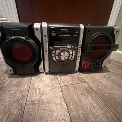 Panasonic SA-AK630 CD Stereo System 5 CD Changer Dual Cassette Tape AM/FM Tuner