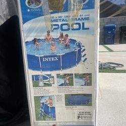Metal Frame Pool