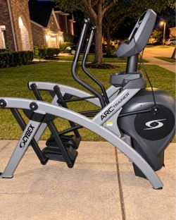 Cybex Arc Trainer Elliptical Machine