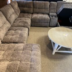 Electric Reclining Storage Sectional!