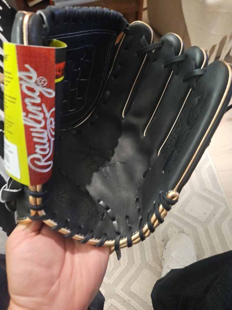 Rawlings RHT 12" Girl's Softball Glove