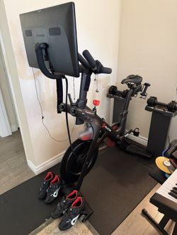 Peloton Bike 3rd Gen Stationary Exercise Bike PLTN-RB1VQ