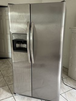 Refrigerator 