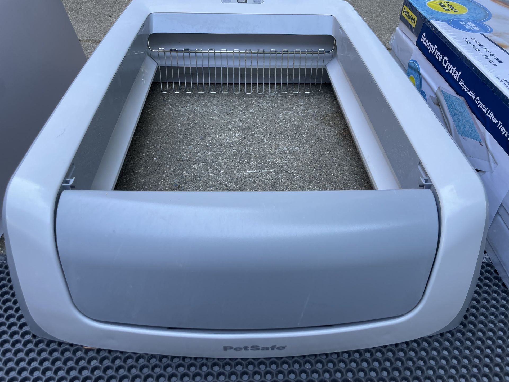 PetSafe Self-Cleaning Cat Litter Box w/ 3-Pack Crystals and Mat