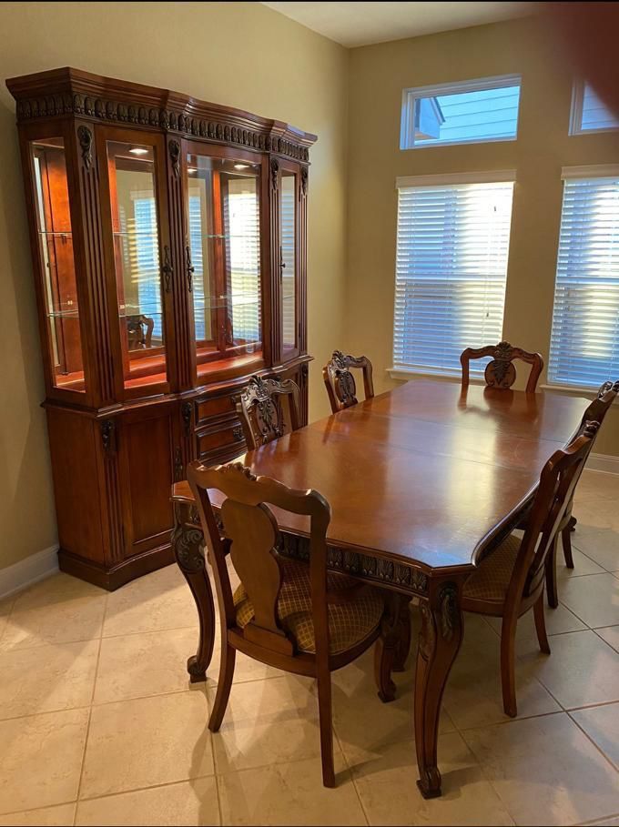 Dinning Table With 6 Chairs and China/buffet Cabinet