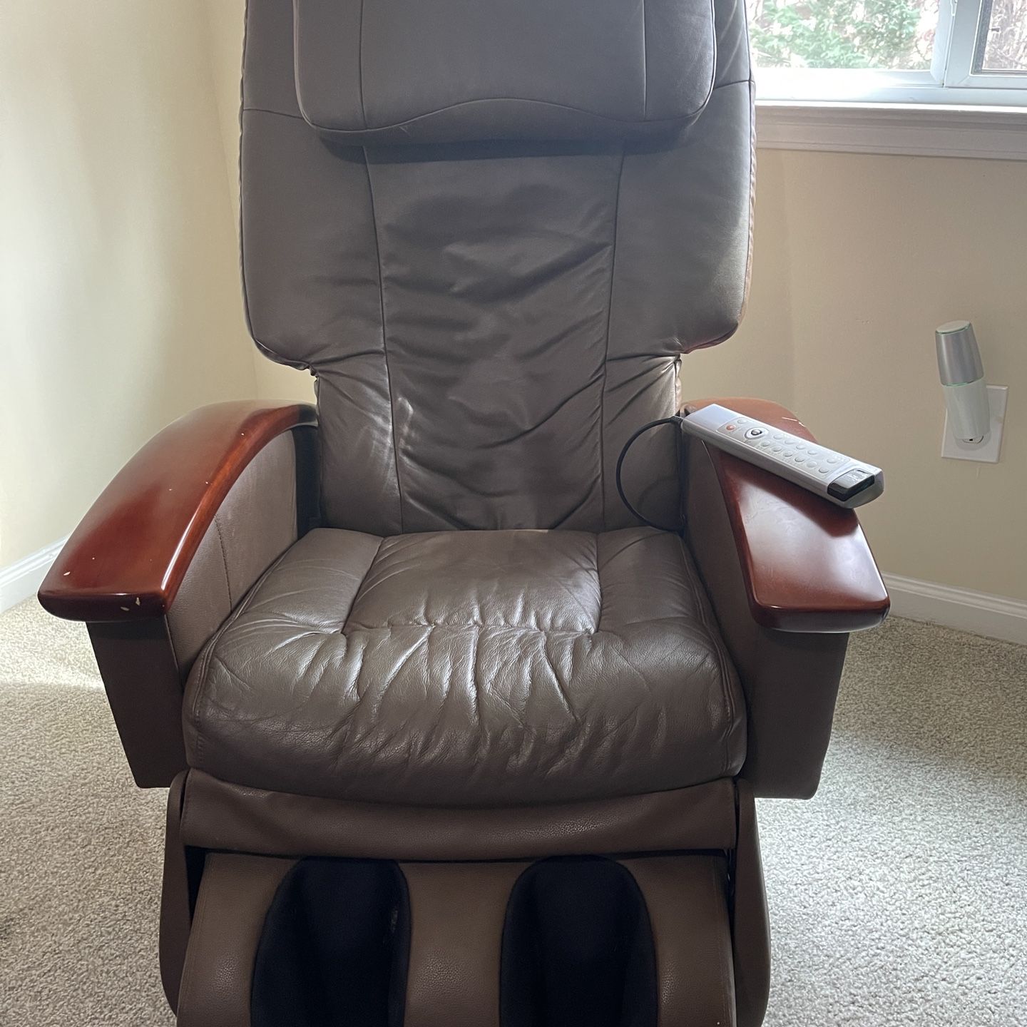 HT-136 Massage Chair