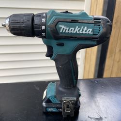 MAKITA 12v cordless drill w/ battery