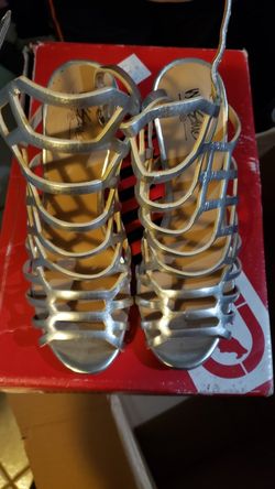 Heels, 7.5, need gone