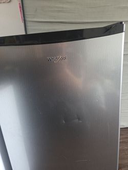 Mini fridge
