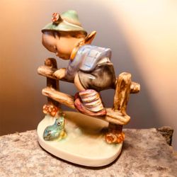 Vintage porcelain figure. Germany